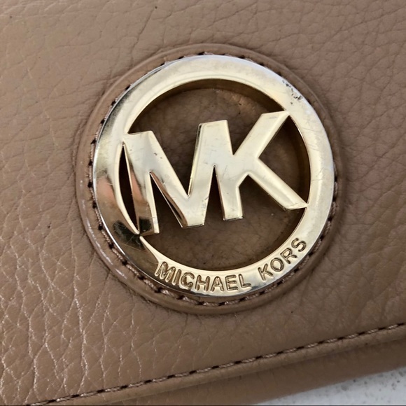 MICHAEL KORS Leather Fulton Wallet - Picture 2 of 5